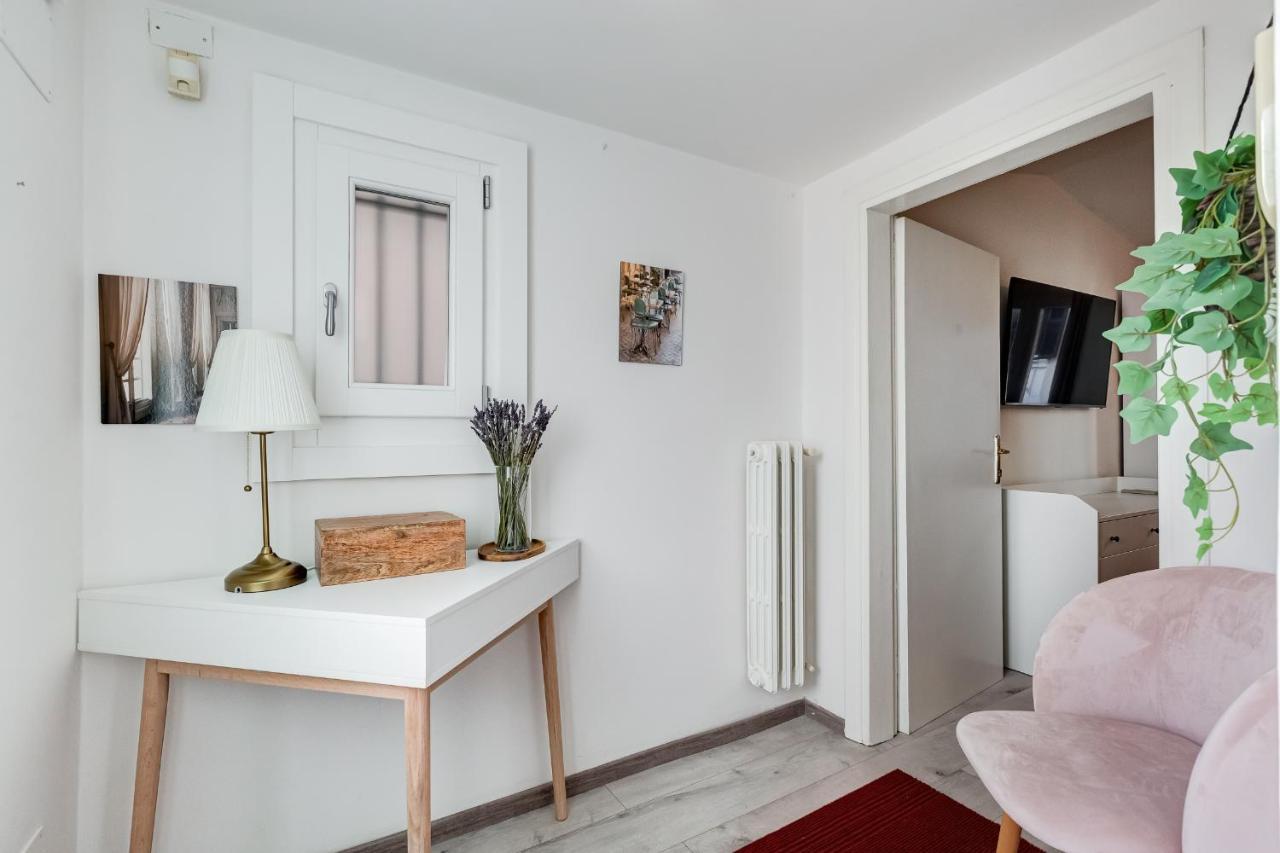 Jmartins Colosseo Suites Рим Екстер'єр фото